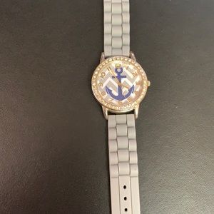 Analog Wristwatch with Quartz Movement Rubber Buckle Band